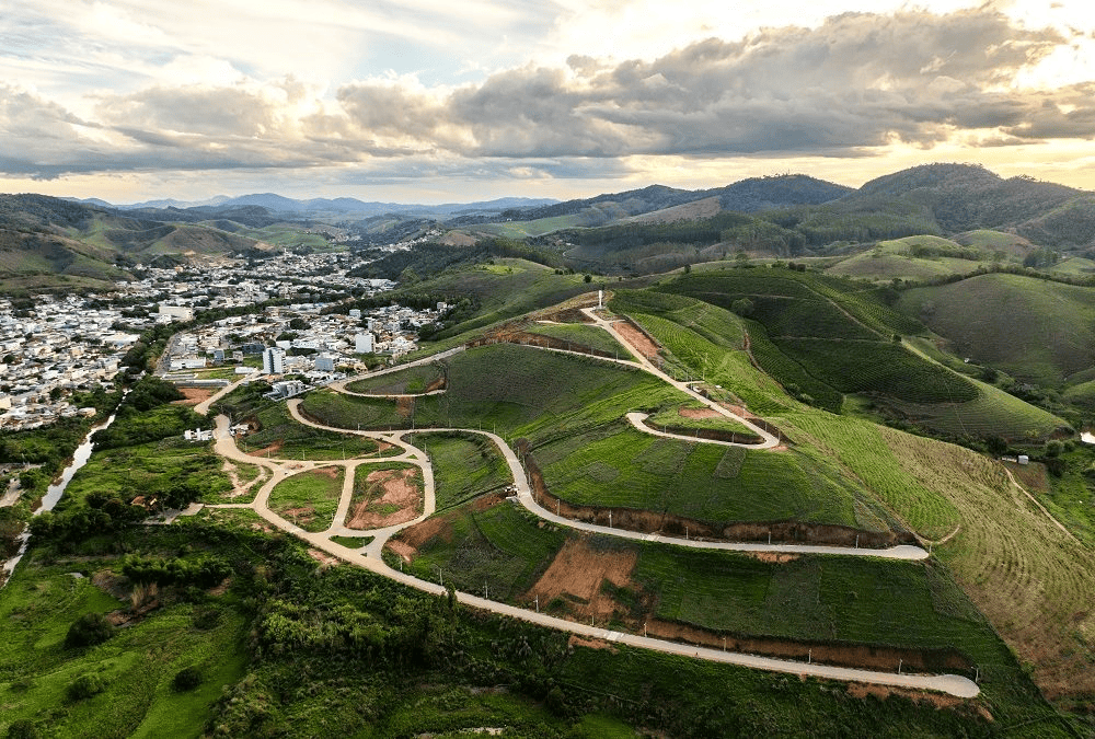 O Residencial Soma Villaris, localizado no bairro Quincas Machado. Imagem para post sobre vantagens de morar em Guaçuí, ES.